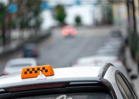 Таксист перевел себе 150 тысяч с карты пьяного клиента