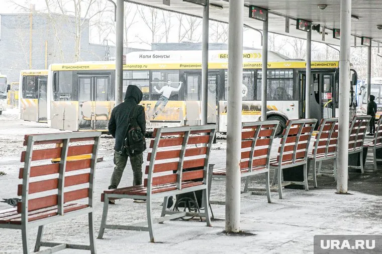 Отменены рейсы из Екатеринбурга в Костанай (Казахстан) и в города области