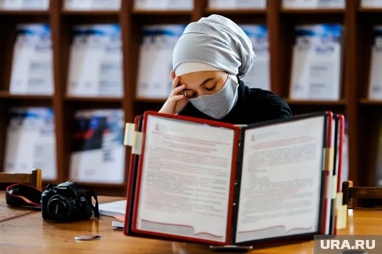Девочке разрешили посещать уроки в хиджабе (архивное фото)