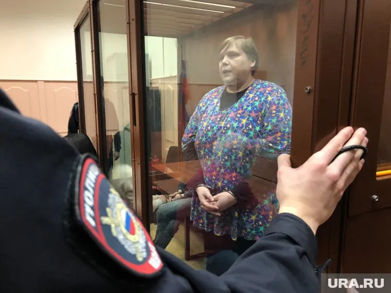 Александра Баязитова просит вернуть ей книги