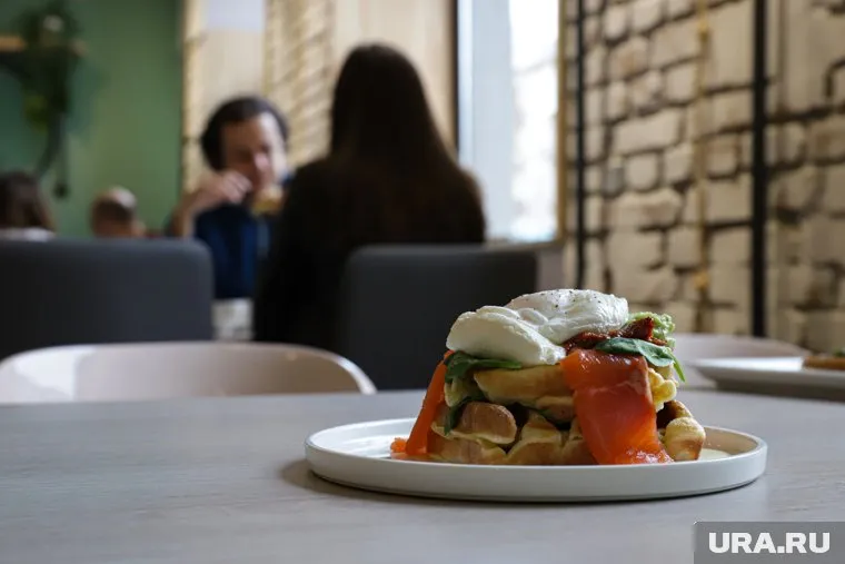 Посещать рестораны москвичи смогут только с QR-кодом