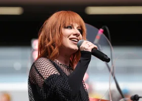 Певица Юлия Савичева из Кургана пожаловалась на джетлаги