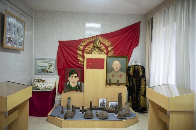 Герой Советского Союза Чолпонбай Тулебердиев. Воронежская область.