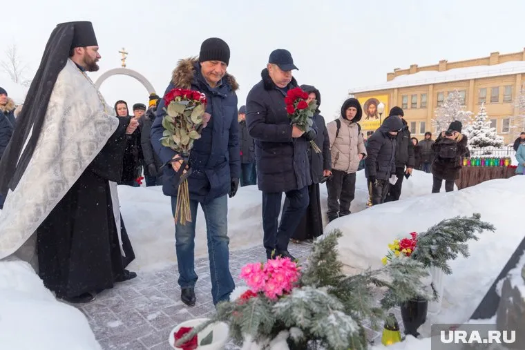 Панихида проходит в четвертый раз