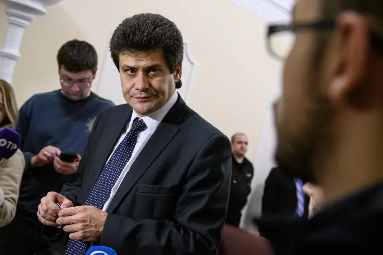 Подсчёт бюллетеней опроса по храму Святой Екатерины. Екатеринбург