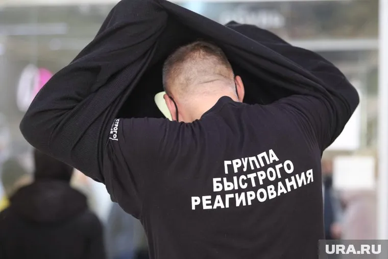 В Югре появился дефицит охранников при найме на работу