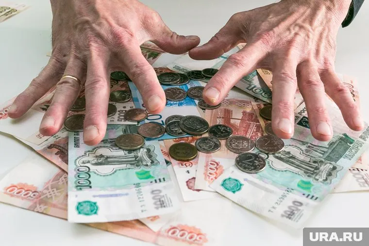 Несклько категорий российских граждан получат дополнительные вплаты в мае