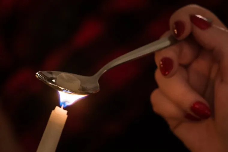 Святочные гадания. Екатеринбург, гадание, наркотики, ложка, святочные гадания, святки, нагрев