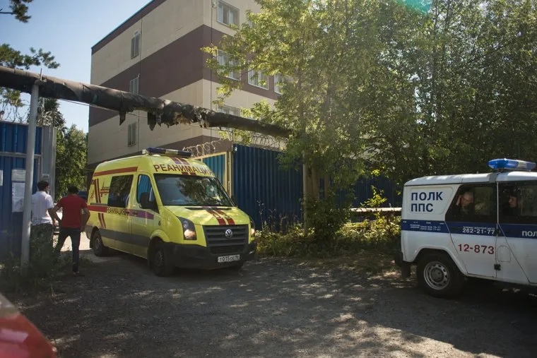 Протесты мигрантов в поселке Кольцово. Екатеринбург, реанимация, центр временного размещения мигрантов, горнистов15