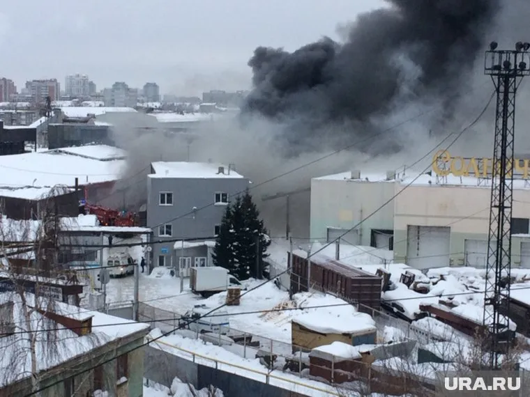 Общая площадь пожара составила почти 1000 кв метров