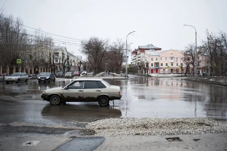 Состояние дорог Екатеринбурга, улица кировоградская, разбитая дорога, перекресток кировоградская орджоникидзе