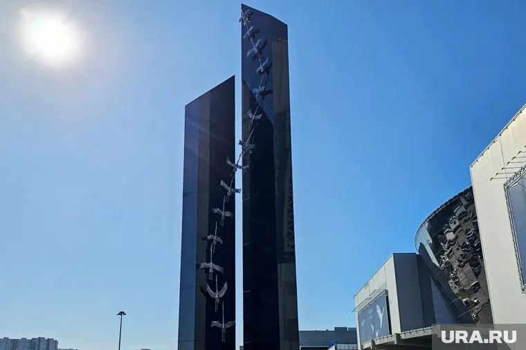 У " Крокуса" открыли мемориал в годовщину теракта