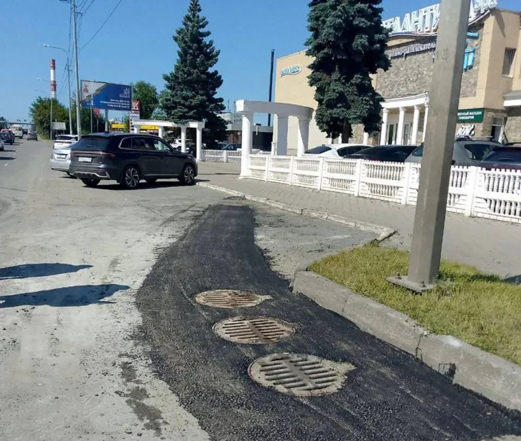 В Челябинске установили новые дождеприемные решетки