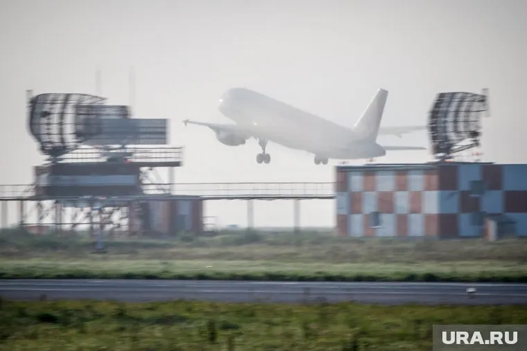 Два рейса были направлены на запасные аэродромы