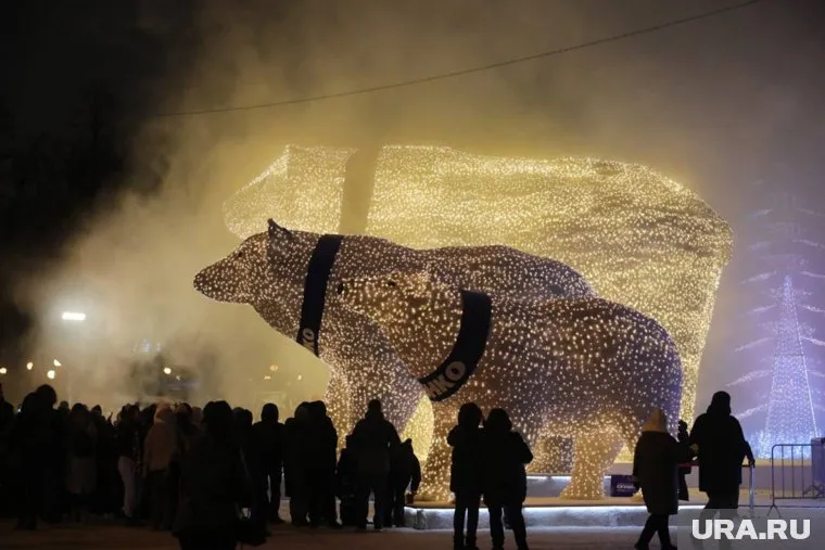 Запоминающиеся и любимые горожанами фигуры появляются накануне Нового года в городах УрФО