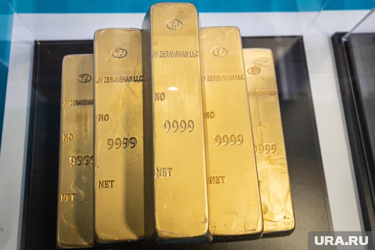 Золотые резервы России приросли на 92 миллиарда долларов