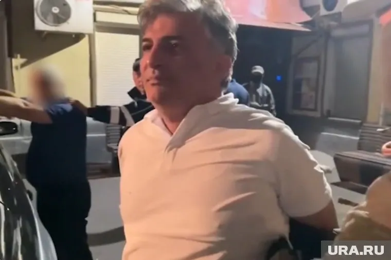Эльману Пашаеву предъявлено обвинение о крупном мошенничестве, передает ТАСС