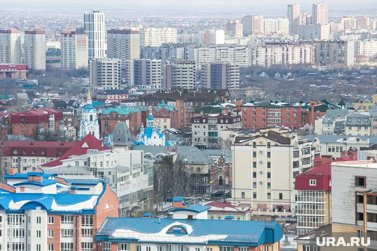 Жители Ново-Комарово отправили несколько десятков сообщений с жалобами главе региона на отсутствие школы и автобусов
