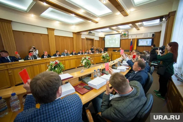 Гордума Екатеринбурга добавила полномочий районным администрациям