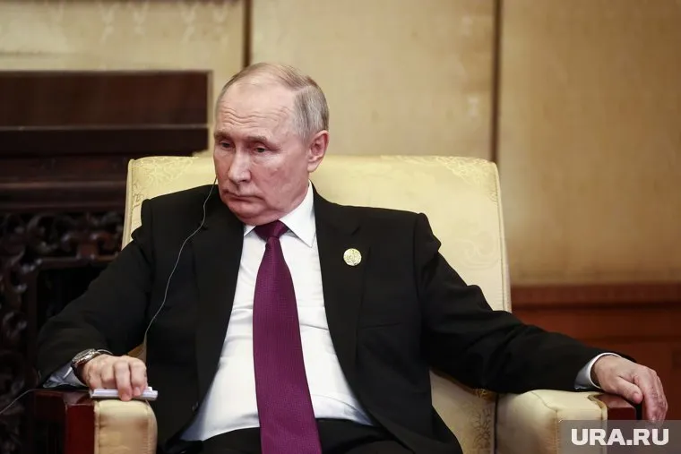 Владимир Путин спросил Зеленского о том, почему он поддерживает неонацистов