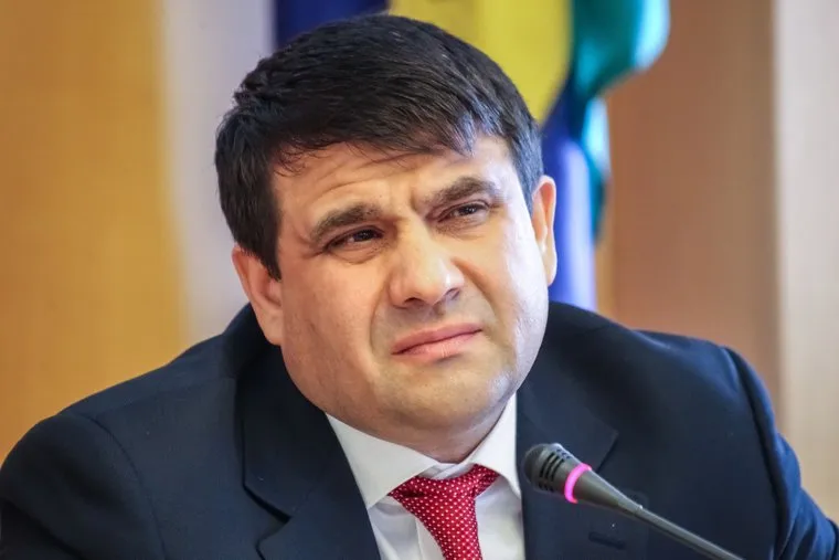 Пресс-конференция вице-спикера Тюменской областной думы от оппозиции Владимира Пискайкина. Тюмень, пискайкин владимир