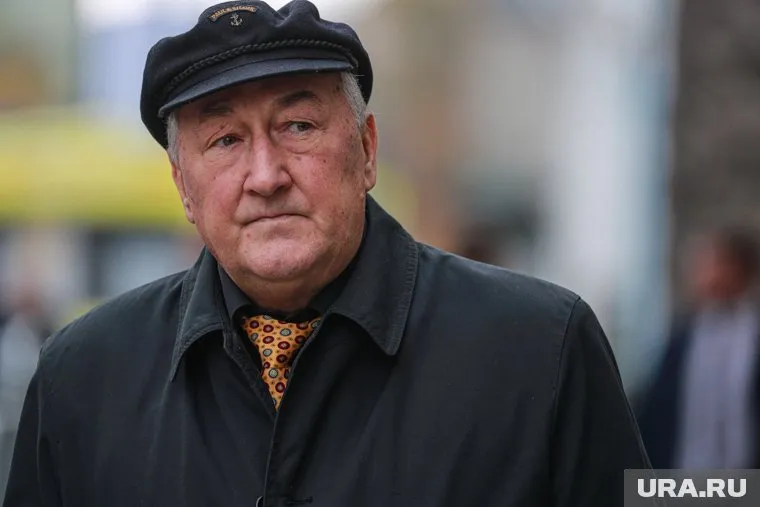 Клюев перед церемонией прощания с художественным руководителем театра «Ленком», режиссером Марком Захаровым