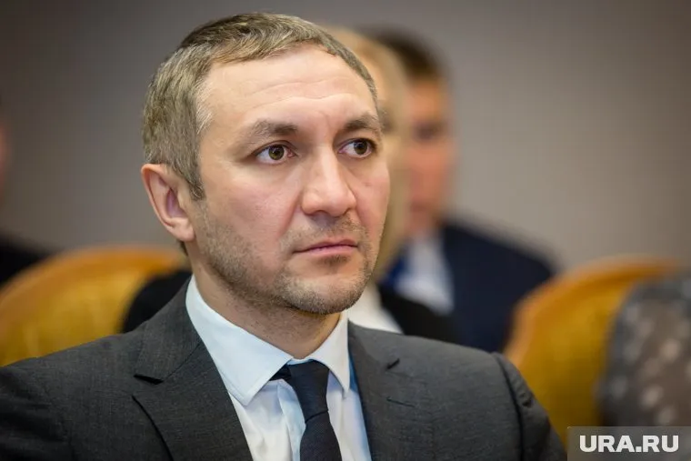 В Сургуте тренеры требуют отставки ответственного за спорт чиновника Шамиля Лукманова