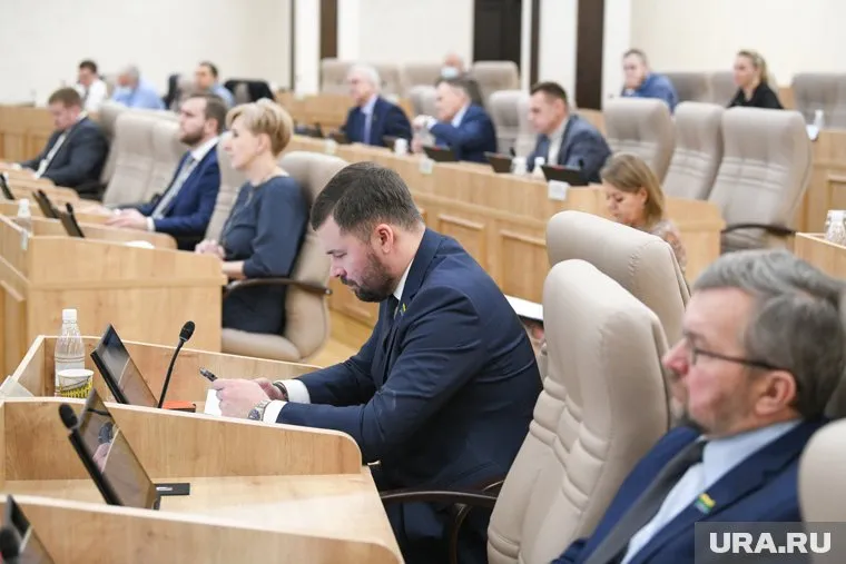 В политтусовке про встречи Хазеева с депутатами пока больше вопросов, чем ответов