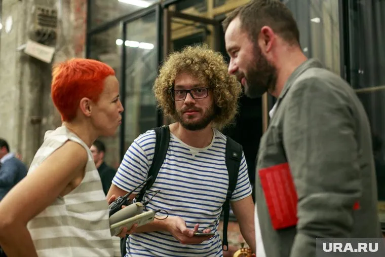 Блогер с архитектурным образованием Илья Варламов (в центре) процитировал мнения тюменцев