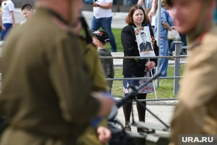 В Германии жители массово организовали акцию «Бессмертный полк»