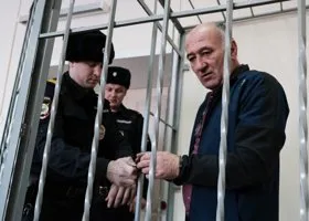 Курганского экс-депутата отправили в колонию за мошенничество