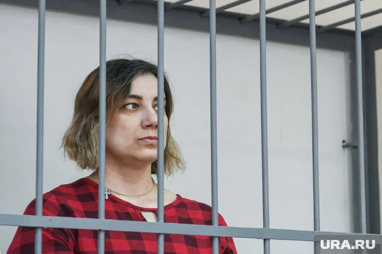 Вероника Наумова защищает мужа в суде (архивное фото)
