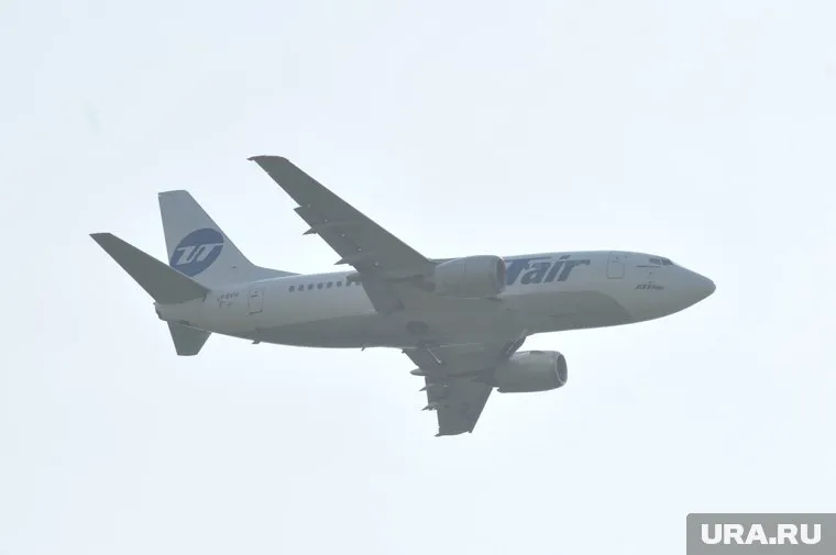 Самолет Utair задержался с посадкой в Москве из-за проблем с закрылками