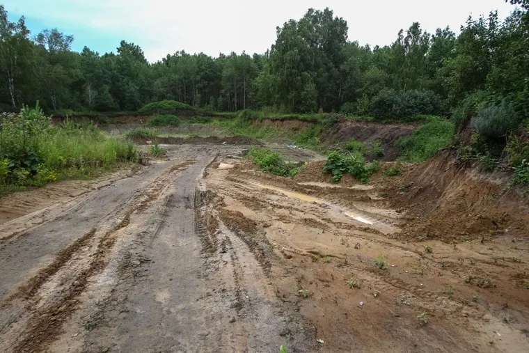 Незаконные карьер и свалка в Перевалово. Тюменский район, карьер, добыча песка