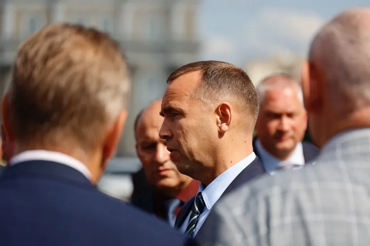 Вручение ключей от пожарных машин главам районов. Курган