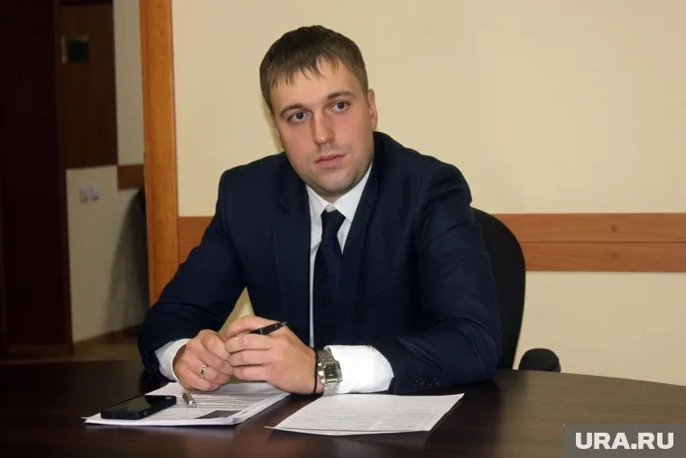 Парламентарий является зампредом районной комиссии по экономической политике