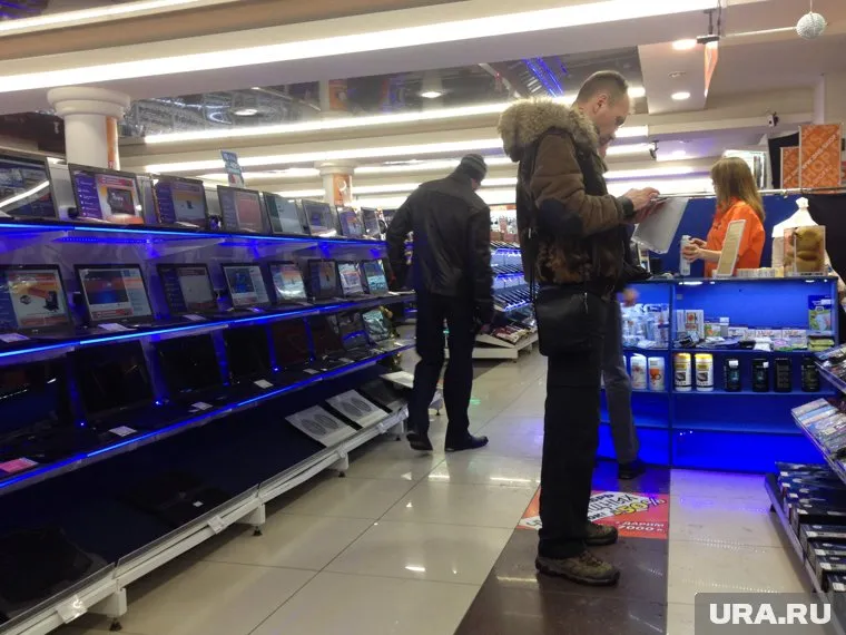 Запасов электроники в РФ хватит до лета