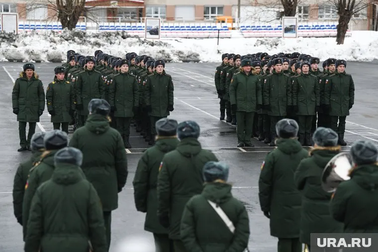 Военнослужащие в России получат новые социальные гарантии в 2023 году