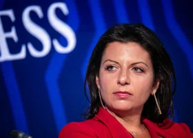 Симоньян прочитала стихотворение Кеосаяну на церемонии прощания