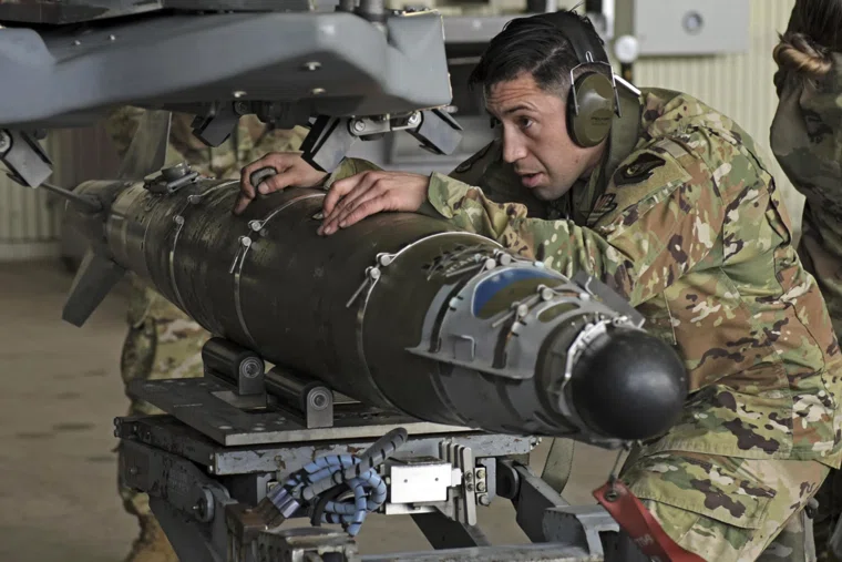 Из стран НАТО лидерами по отправке оружия Украине являются Германия, США и Великобритания