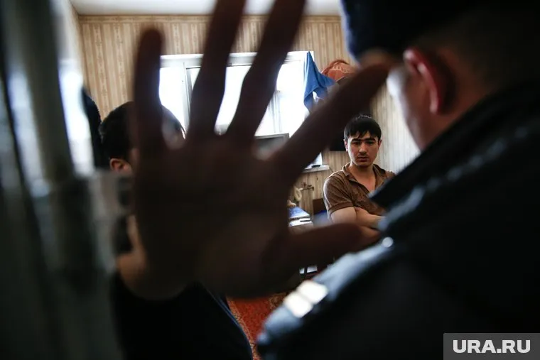 Жительница Сургута незаконно прописала у себя двух мигрантов и одного гражданина РФ