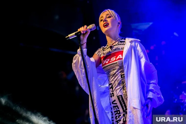 Несмотря на давку, екатеринбуржцы оторвались под любимые хиты певицы