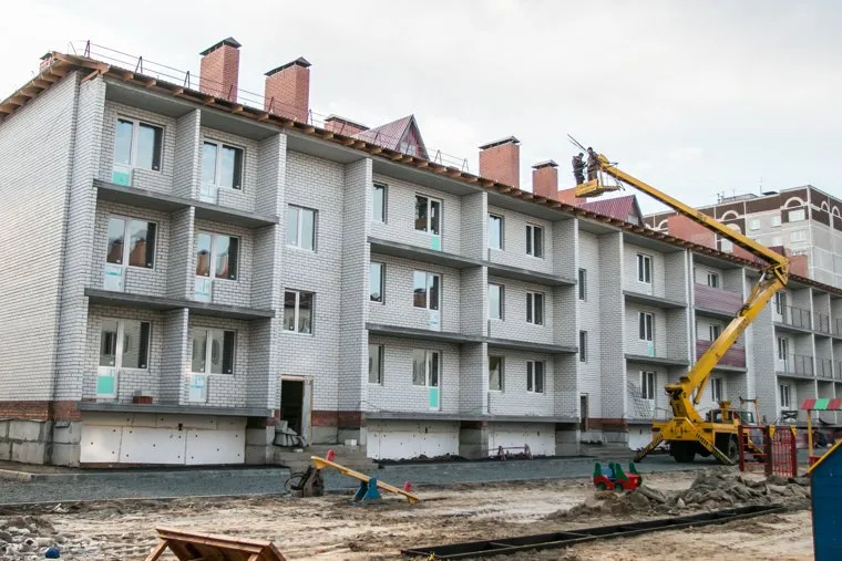 Разное. Курган, новостройка, стройка, строительство дома