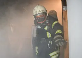 В ЯНАО выгорела квартира в деревянном доме