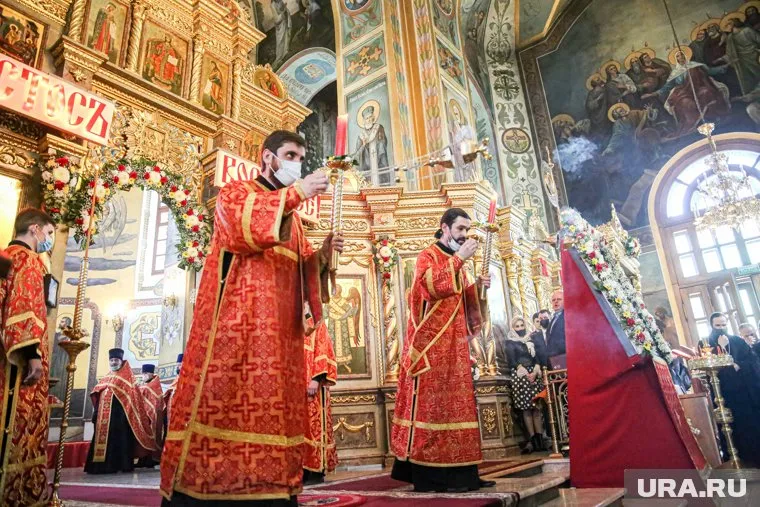 Пасхальный молебен совершен в Свято-Троицком кафедральном соборе Перми