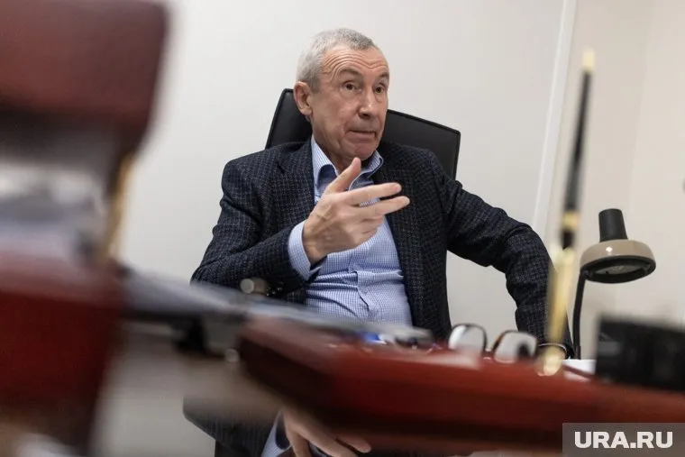 Андрей Климов отметил, что любой человек может внести предложения по изменению Конституции