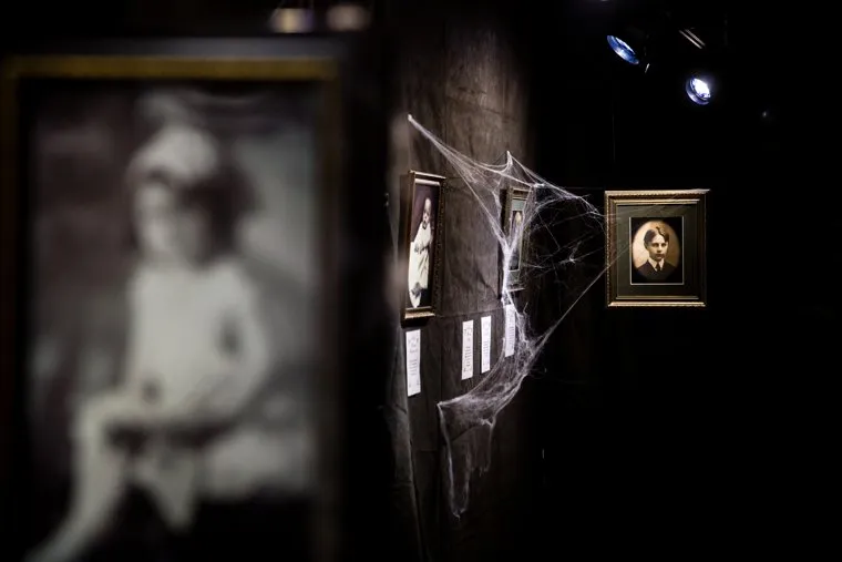 «Призрачные воспоминания» — цикл стереопортретов американского фотохудожника Эдварда Аллена. Сургут