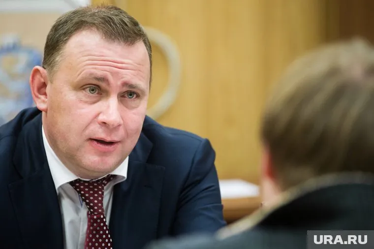 Владислав Пинаев договорится о побратимских отношениях с Луганском