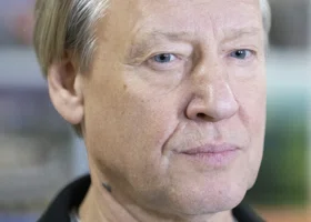 В Екатеринбурге Харатьян назвал фильмы, которые обязательно должны показывать в школах