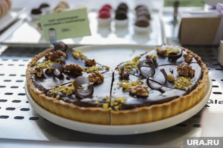 Употребление тортов ведет к ожирению, атеросклерозу и диабету